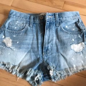 HOLLISTER HIGH RISE FESTIVAL SHORTS